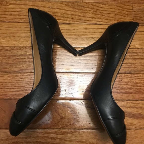 Brooks Brothers Black button heels sz 6.5 NEW - Picture 3 of 8